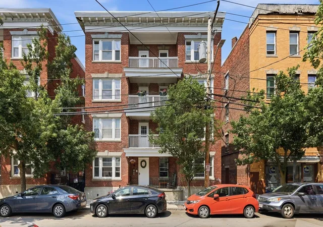 39th image of 41 Harbor St #4, Salem, MA 01970 | MLS# 73552671
