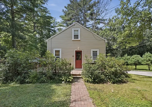 1st image of 83 New Boston Road, Sturbridge, MA 01566 | MLS# 73567891