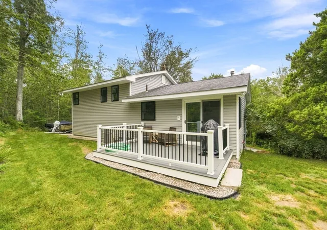 Photo 4 of Single family home for sale at 118 Horseneck Rd, South Dartmouth, MA 02748 | MLS# 73565454 | Listing updated on 2026-09-01