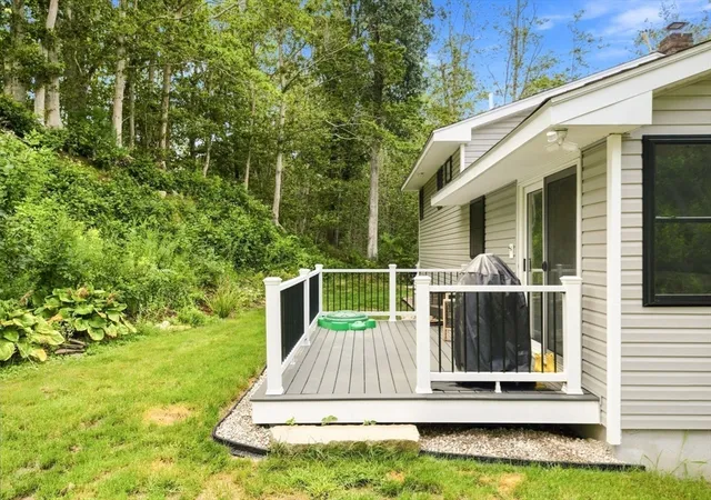 Photo 5 of Single family home for sale at 118 Horseneck Rd, South Dartmouth, MA 02748 | MLS# 73565454 | Listing updated on 2026-09-01