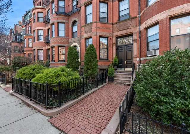 30th image of 392 Marlborough St #1, Boston, MA 02115 | MLS# 73491271