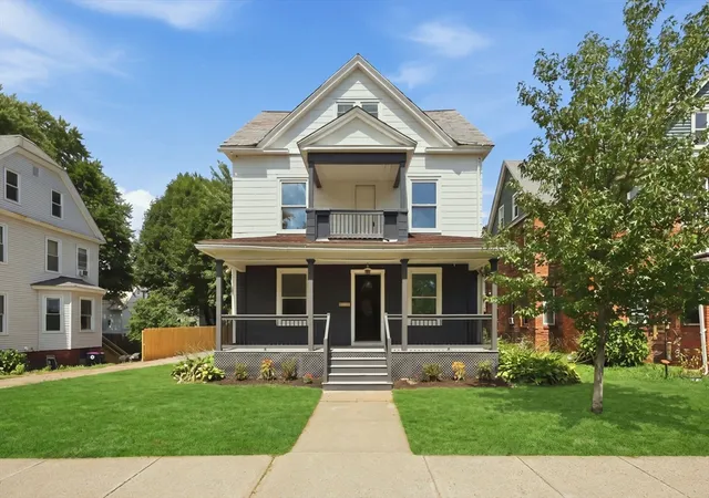 1st image of 24 Washington Ave, Holyoke, MA 01040 | MLS# 73566433