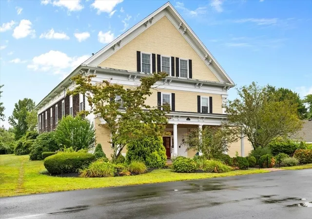 2nd image of 3512 Main St #3, Barnstable, MA 02630 | MLS# 73566188
