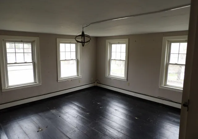 15th image of 620 Pleasant St, Paxton, MA 01612 | MLS# 73545271