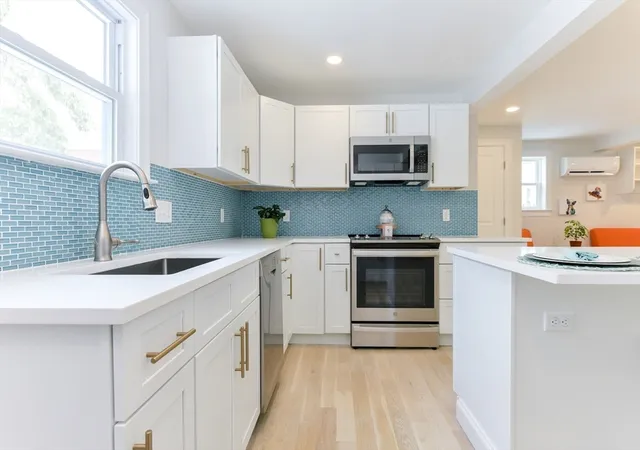 1st image of 34r Underhill St #3, Winthrop, MA 02152 | MLS# 73550972
