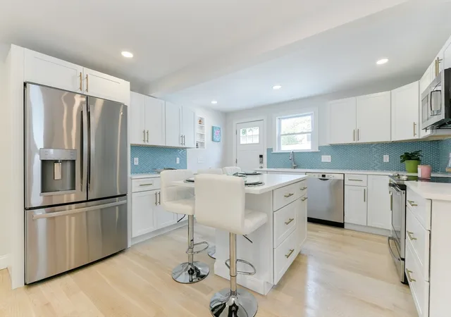 3rd image of 34R Underhill St #3, Winthrop, MA 02152 | MLS# 73550972