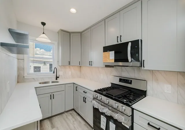 Listing Photo 5 - Condo for sale in building located at 172 Nashua St, Fall River, MA 02721
