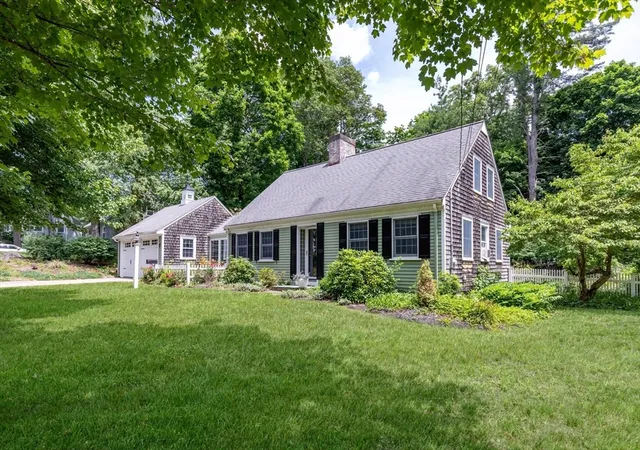 Homes for sale in Hingham, MA | 9 Hoover Rd, Hingham, MA 02043 | MLS# 73542234
