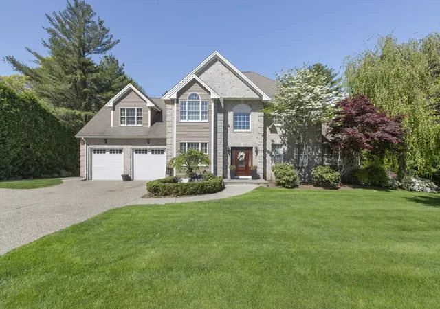 Photo 3 of Single family home for sale at 11 Bridle Dr, Lincoln, RI 02865 | MLS# 73557675 | Listing updated on 2026-10-20