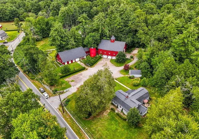 1st image of 176 Sherburne Ave, Tyngsboro, MA 01879 | MLS# 73565128