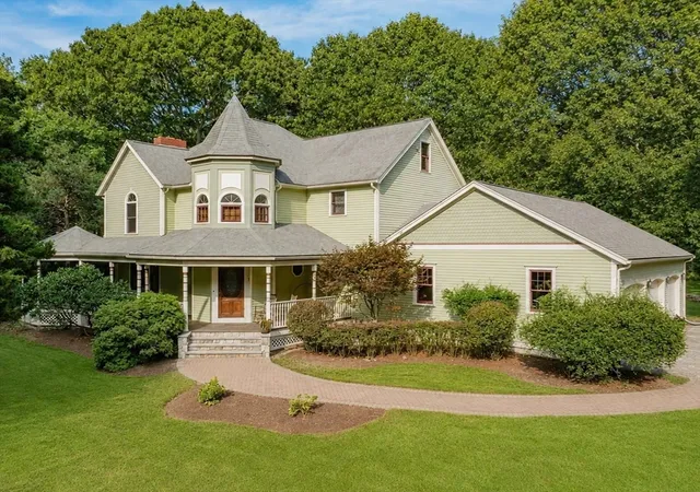 1st image of 5 Captain Harris Dr, Assonet, MA 02702 | MLS# 73562451