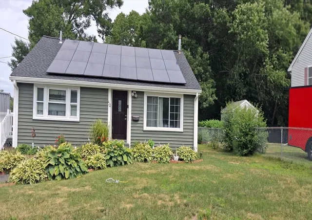 3rd image of 54 Carter St, Brockton, MA 02302 | MLS# 73553140