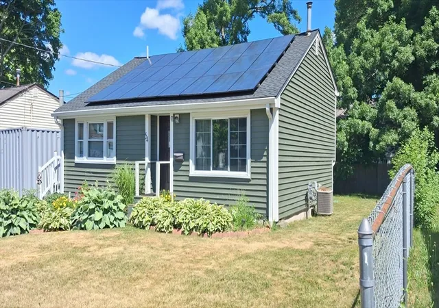 4th image of 54 Carter St, Brockton, MA 02302 | MLS# 73553140