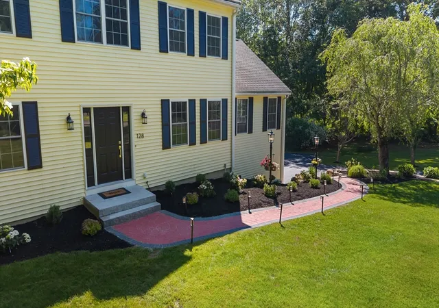4th image of 128 Memorial Dr, Shrewsbury, MA 01545 | MLS# 73534612