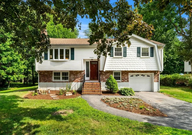 Photo 1 of Single family home for sale at 21 Freeport Dr, Burlington, MA 01803 | MLS# 73563589 | Listing updated on 2026-09-15