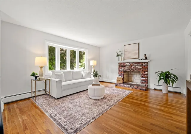 Photo 3 of Single family home for sale at 21 Freeport Dr, Burlington, MA 01803 | MLS# 73563589 | Listing updated on 2026-09-15