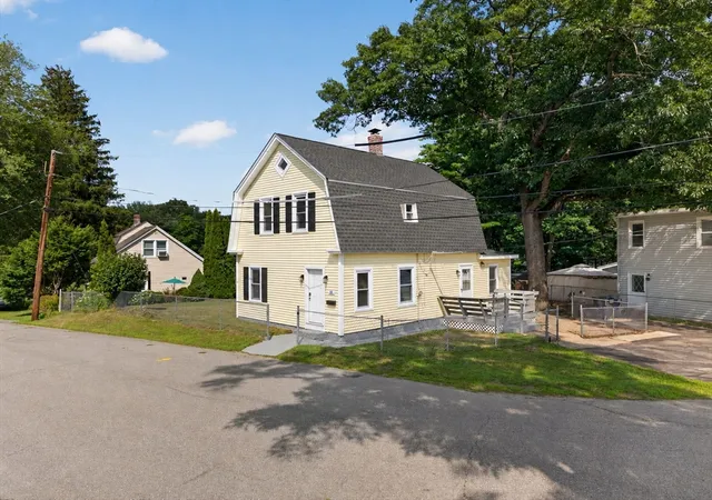 2nd image of 55 Grant St, Dracut, MA 01826 | MLS# 73549411