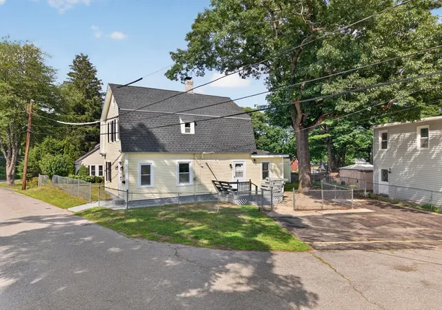 3rd image of 55 Grant St, Dracut, MA 01826 | MLS# 73549411