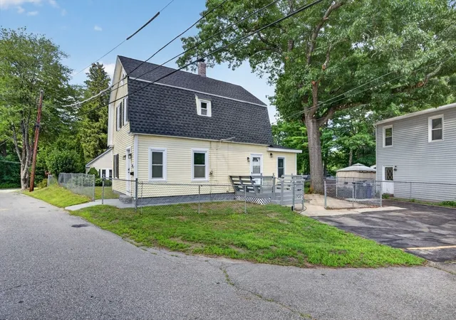 4th image of 55 Grant St, Dracut, MA 01826 | MLS# 73549411