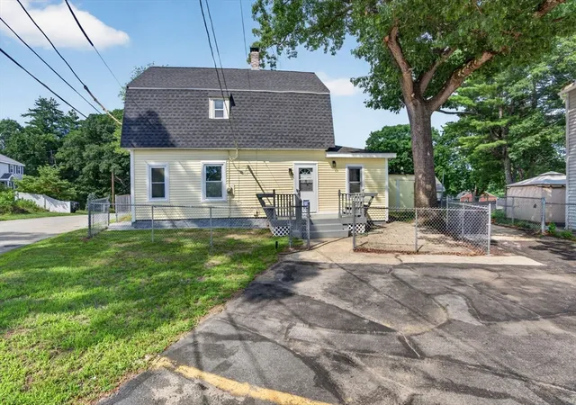 5th image of 55 Grant St, Dracut, MA 01826 | MLS# 73549411