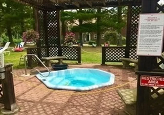 Homes for sale in Agawam, MA | 282 Regency Park Dr #282, Agawam, MA 01001 | MLS# 73538138