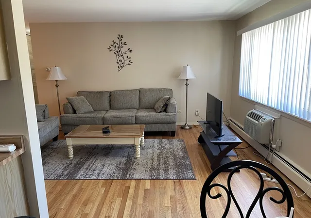 3rd image of 282 Regency Park Dr #282, Agawam, MA 01001 | MLS# 73538138