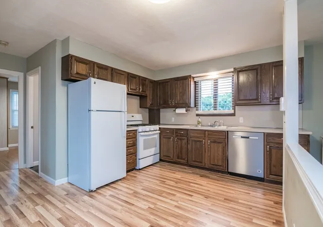 Photo 4 of Single family home for sale at 248 Laconia St, Springfield, MA 01129 | MLS# 73540557 | Listing updated on 2026-08-11
