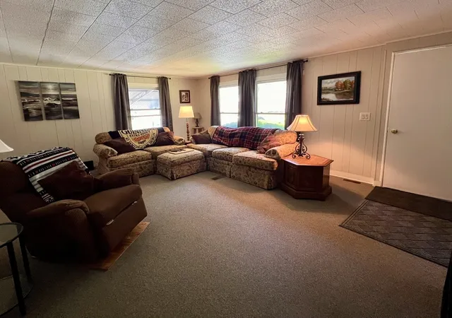 15th image of 9 Maverick Dr, Brookfield, MA 01506 | MLS# 73559790