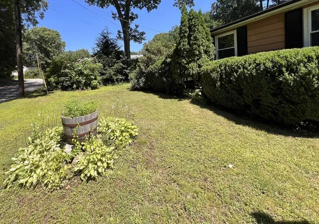 4th image of 9 Maverick Dr, Brookfield, MA 01506 | MLS# 73559790