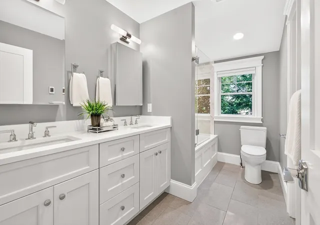 2nd image of 101 Sumner Rd, Brookline, MA 02445