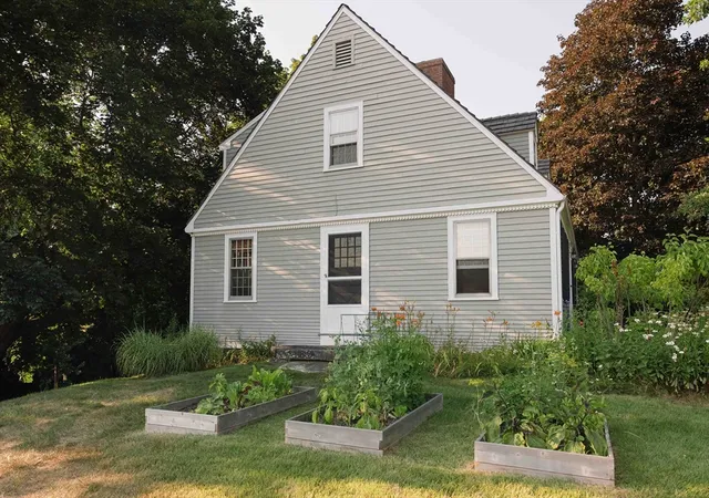 3rd image of 636 Bernardston Rd, Greenfield, MA 01301 | MLS# 73555921
