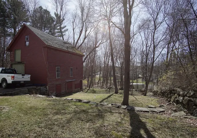 Homes for sale in Spencer, MA | 230 Main St, Spencer, MA 01562 | Houzeo
