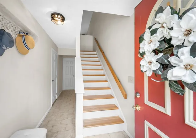 5th image of 80 Heritage Dr, Whitinsville, MA 01876