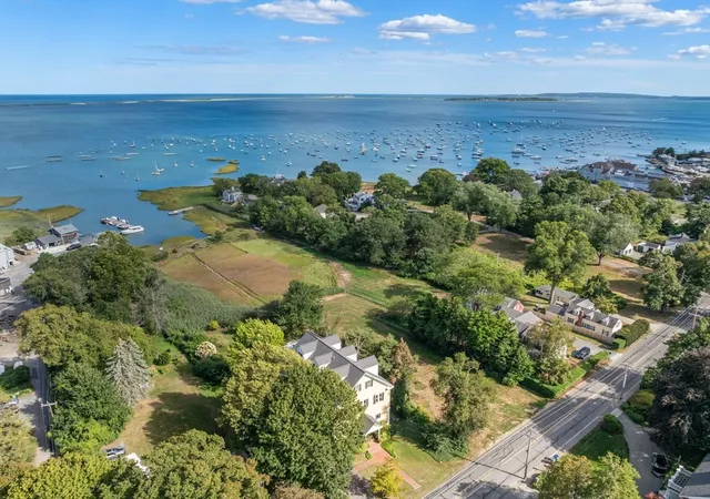 Photo 3 of Single family home for sale at 535 Washington St, Duxbury, MA 02332 | MLS# 73518408 | Listing updated on 2026-10-01