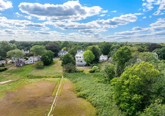 Photo 4 of Single family home for sale at 535 Washington St, Duxbury, MA 02332 | MLS# 73518408 | Listing updated on 2026-10-01