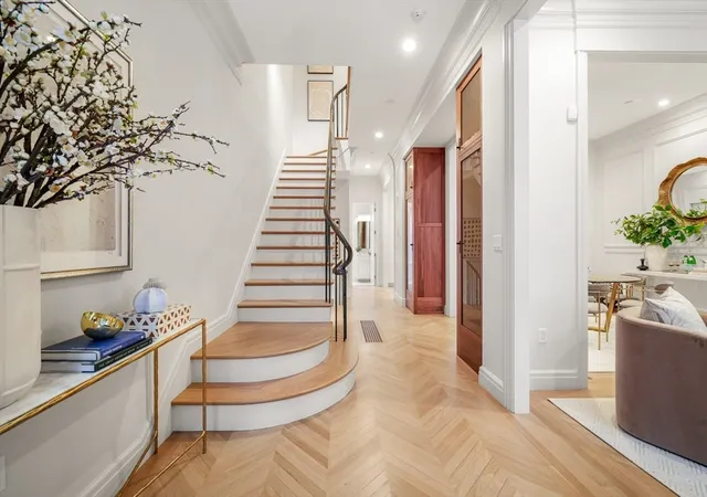 4th image of 352 Marlborough St, Boston, MA 02115 | MLS# 73479490