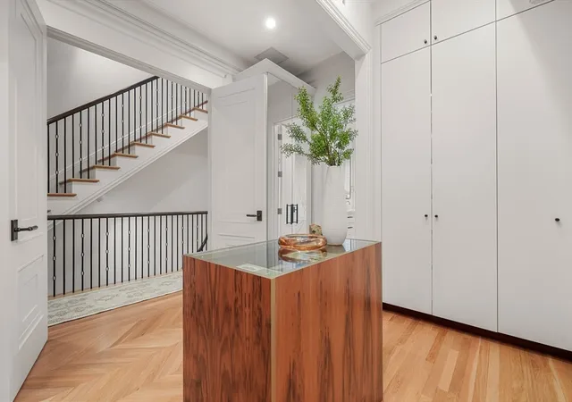 5th image of 352 Marlborough St, Boston, MA 02115 | MLS# 73479490