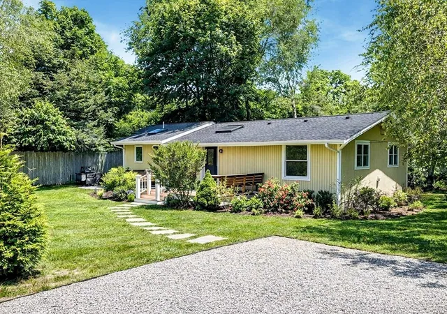 2nd image of 3 Kims Way, Oak Bluffs, MA 02557 | MLS# 73478102