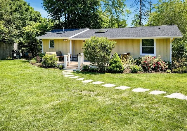 3rd image of 3 Kims Way, Oak Bluffs, MA 02557 | MLS# 73478102