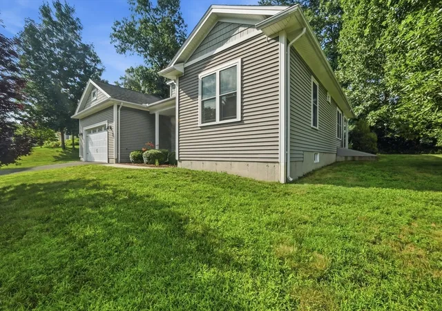 4th image of 2 Dogwood Dr, Belchertown, MA 01007 | MLS# 73558414