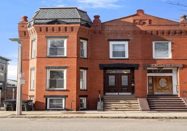 1st image of 564 E 5Th St, South Boston, MA 02127 | MLS# 73362342