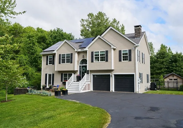 Homes for sale in Easthampton, MA | 21 Holly Circle, Easthampton, MA 01027 | MLS# 73536059