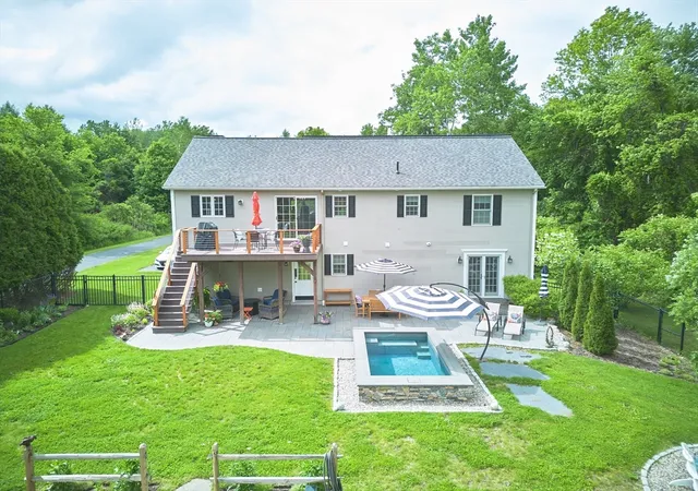 Homes for sale in Easthampton, MA | 21 Holly Circle, Easthampton, MA 01027 | MLS# 73536059