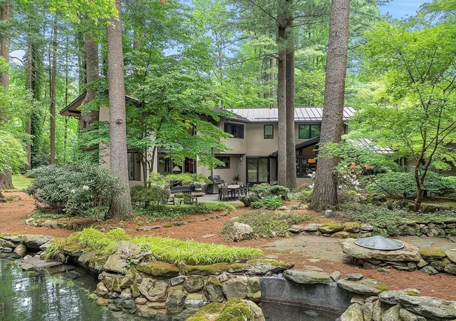 2nd image of 6 Baldwin Circle, Weston, MA 02493 | MLS# 73532387
