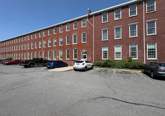 2nd image of 35 Riverwalk Wy, Lowell, MA 01854