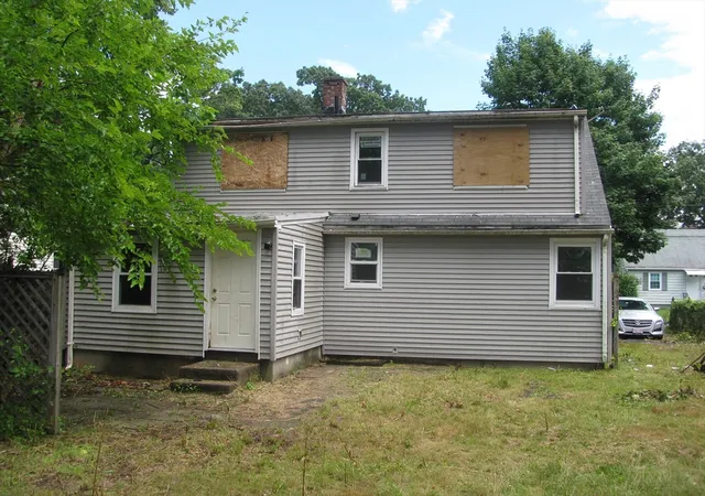 Photo 3 of Sale Pending at 86 Pheland St, Springfield, MA 01109 | MLS# 73565996 | Listing updated on 2026-08-27