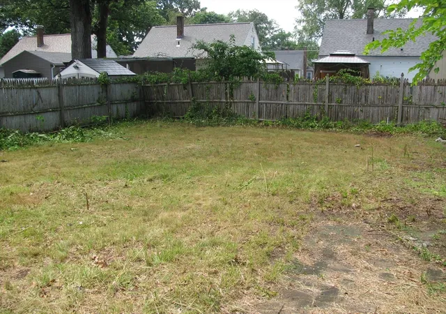 Photo 3 of Sale Pending at 86 Pheland St, Springfield, MA 01109 | MLS# 73565996 | Listing updated on 2026-08-27