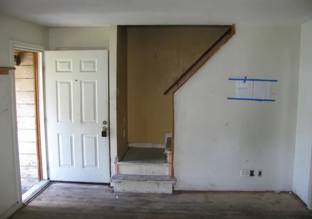 Photo 4 of Sale Pending at 86 Pheland St, Springfield, MA 01109 | MLS# 73565996 | Listing updated on 2026-08-27
