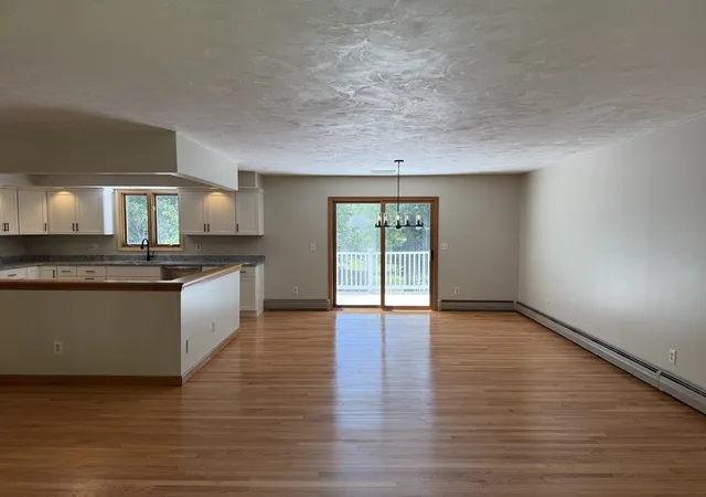 Photo 5 of Single family home for sale at 1174 Old Fall River Rd, North Dartmouth, MA 02747 | MLS# 73538259 | Listing updated on 2026-08-31