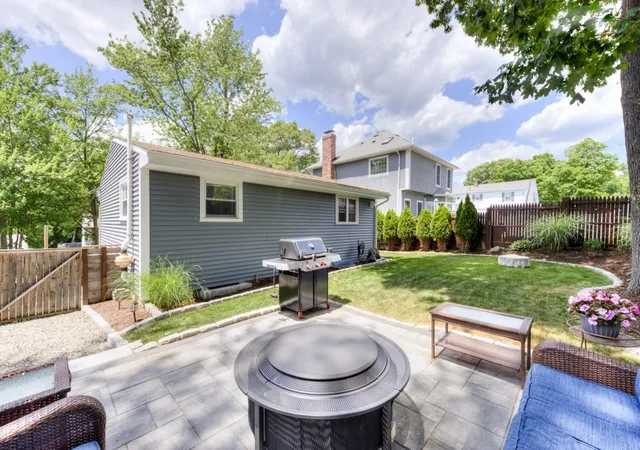 42nd image of 11 Liberty Dr, Shrewsbury, MA 01545 | MLS# 73538070
